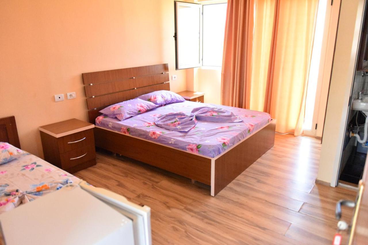 Hotel Kriti Max , Shengjin Shëngjin Dış mekan fotoğraf