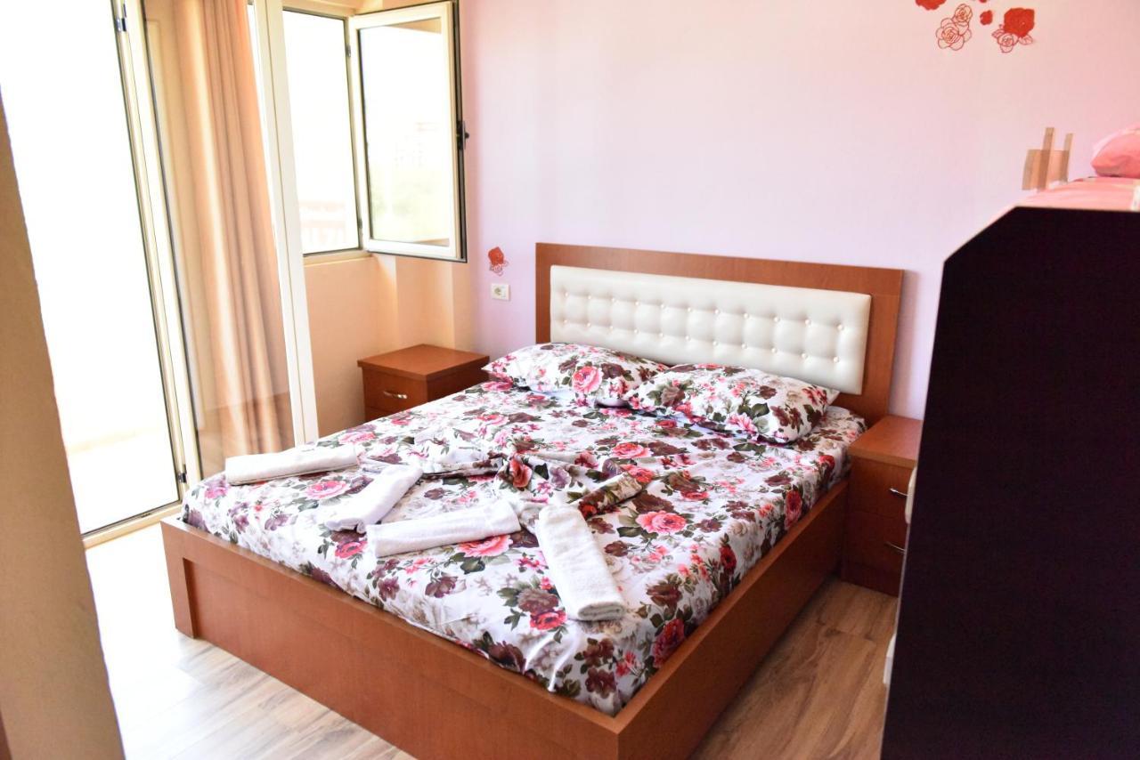 Hotel Kriti Max , Shengjin Shëngjin Dış mekan fotoğraf