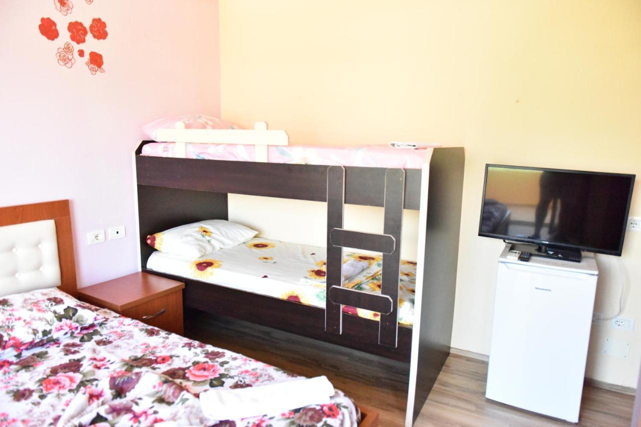 Hotel Kriti Max , Shengjin Shëngjin Dış mekan fotoğraf