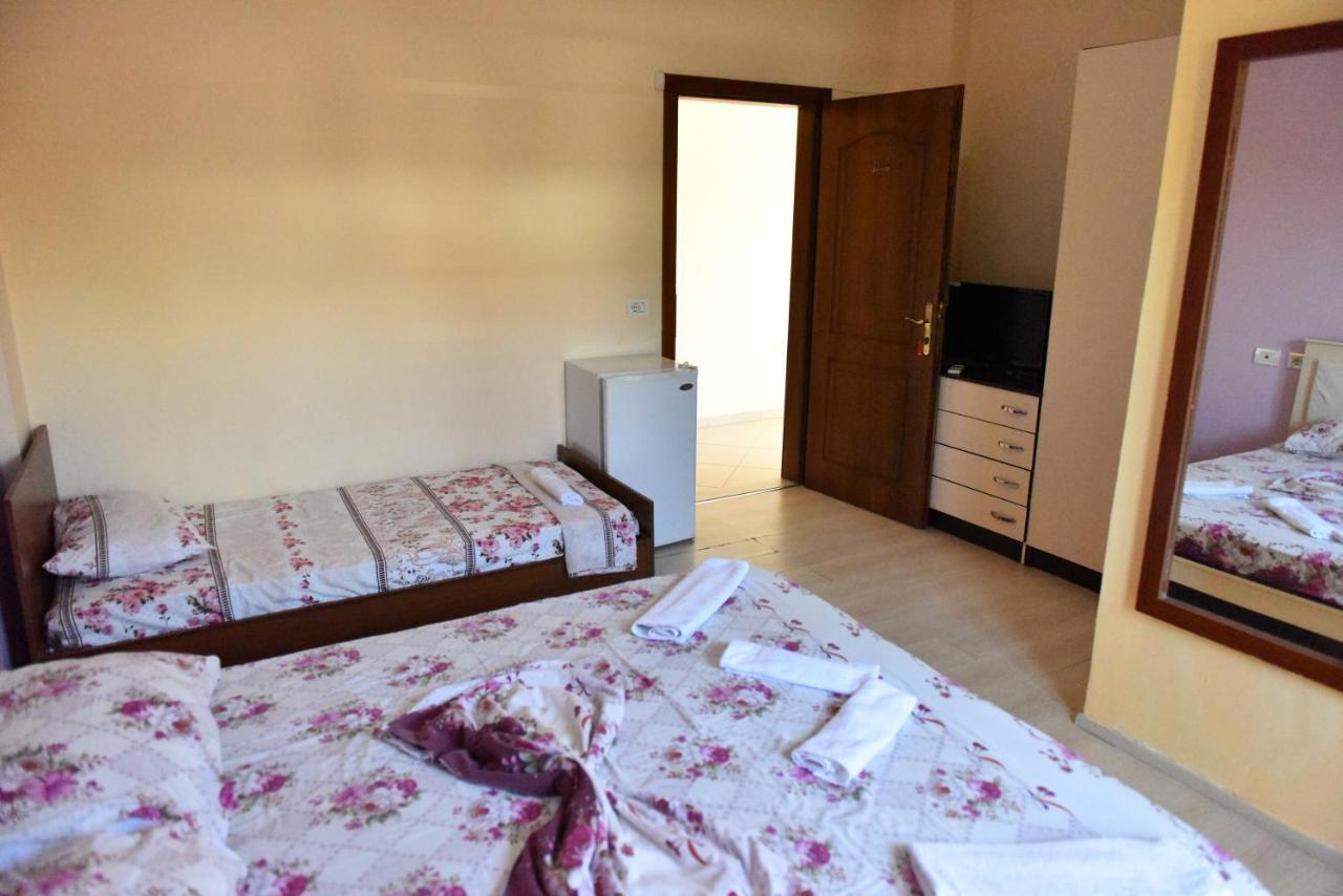 Hotel Kriti Max , Shengjin Shëngjin Dış mekan fotoğraf