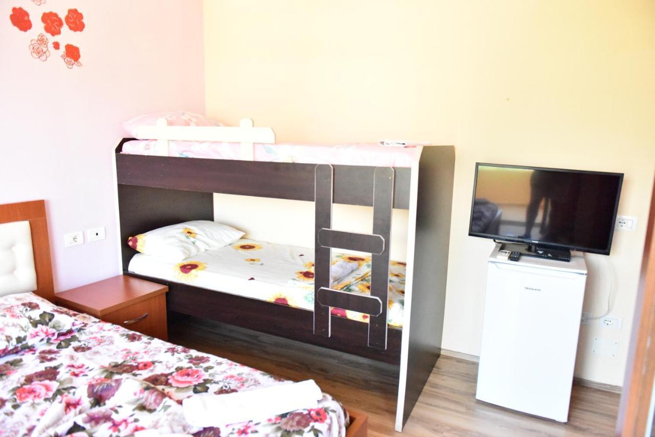 Hotel Kriti Max , Shengjin Shëngjin Dış mekan fotoğraf