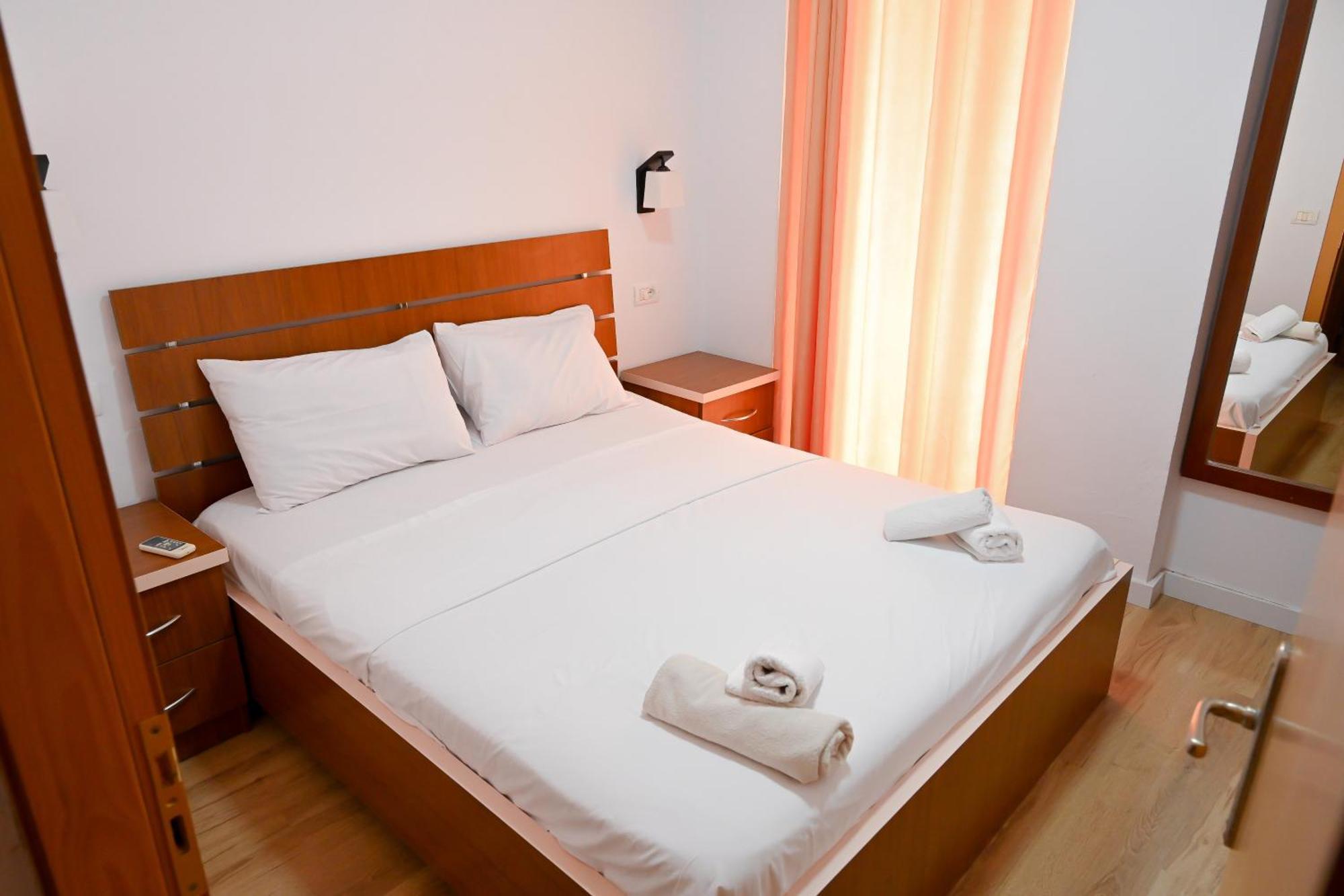 Hotel Kriti Max , Shengjin Shëngjin Dış mekan fotoğraf