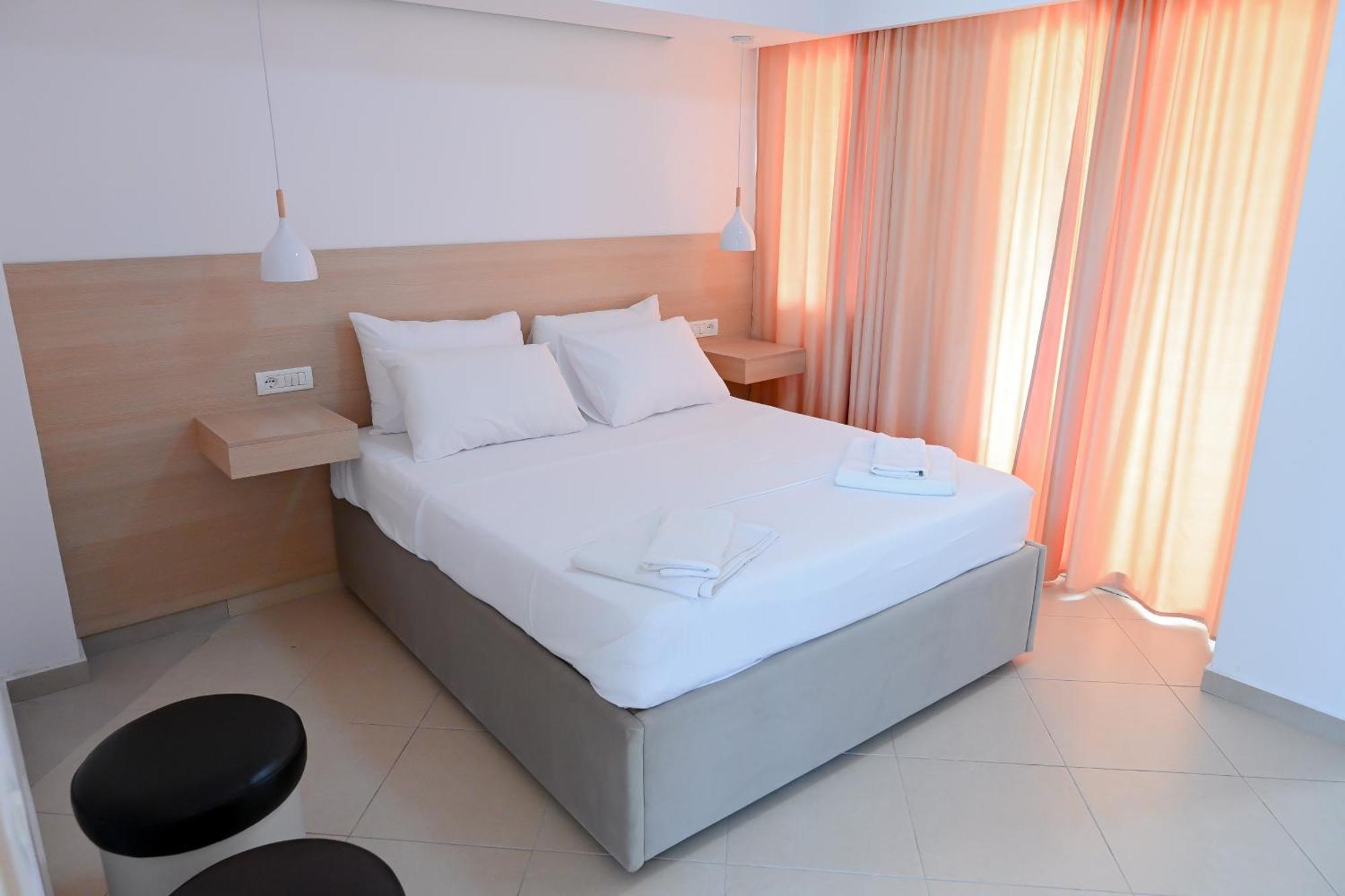 Hotel Kriti Max , Shengjin Shëngjin Dış mekan fotoğraf