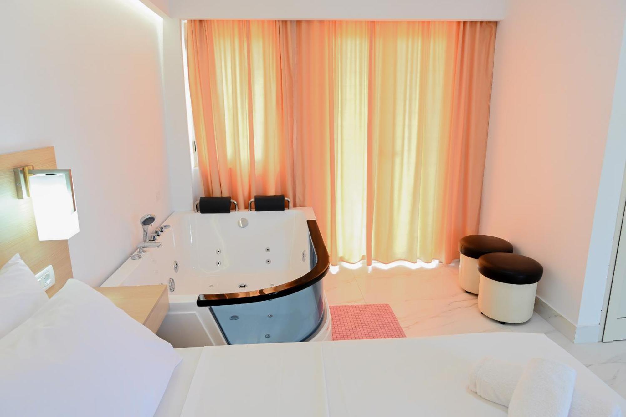 Hotel Kriti Max , Shengjin Shëngjin Dış mekan fotoğraf