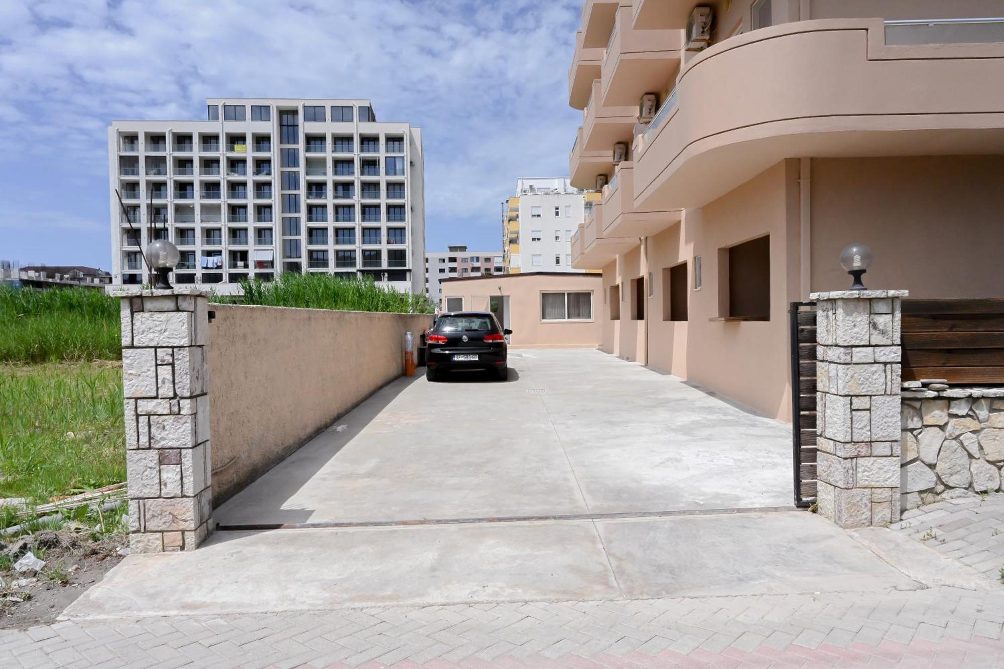 Hotel Kriti Max , Shengjin Shëngjin Dış mekan fotoğraf