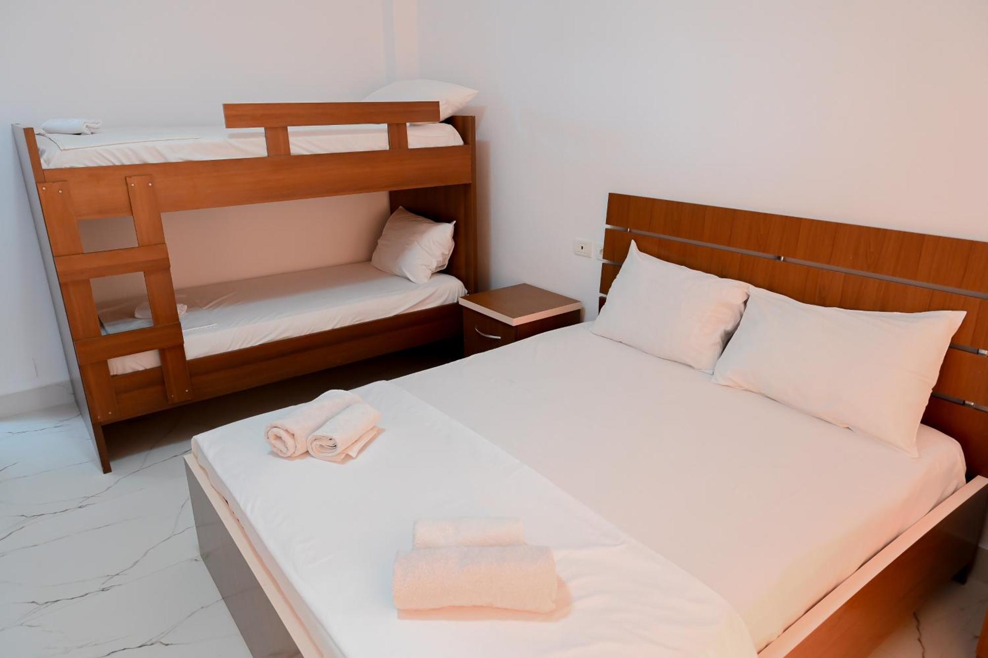 Hotel Kriti Max , Shengjin Shëngjin Dış mekan fotoğraf