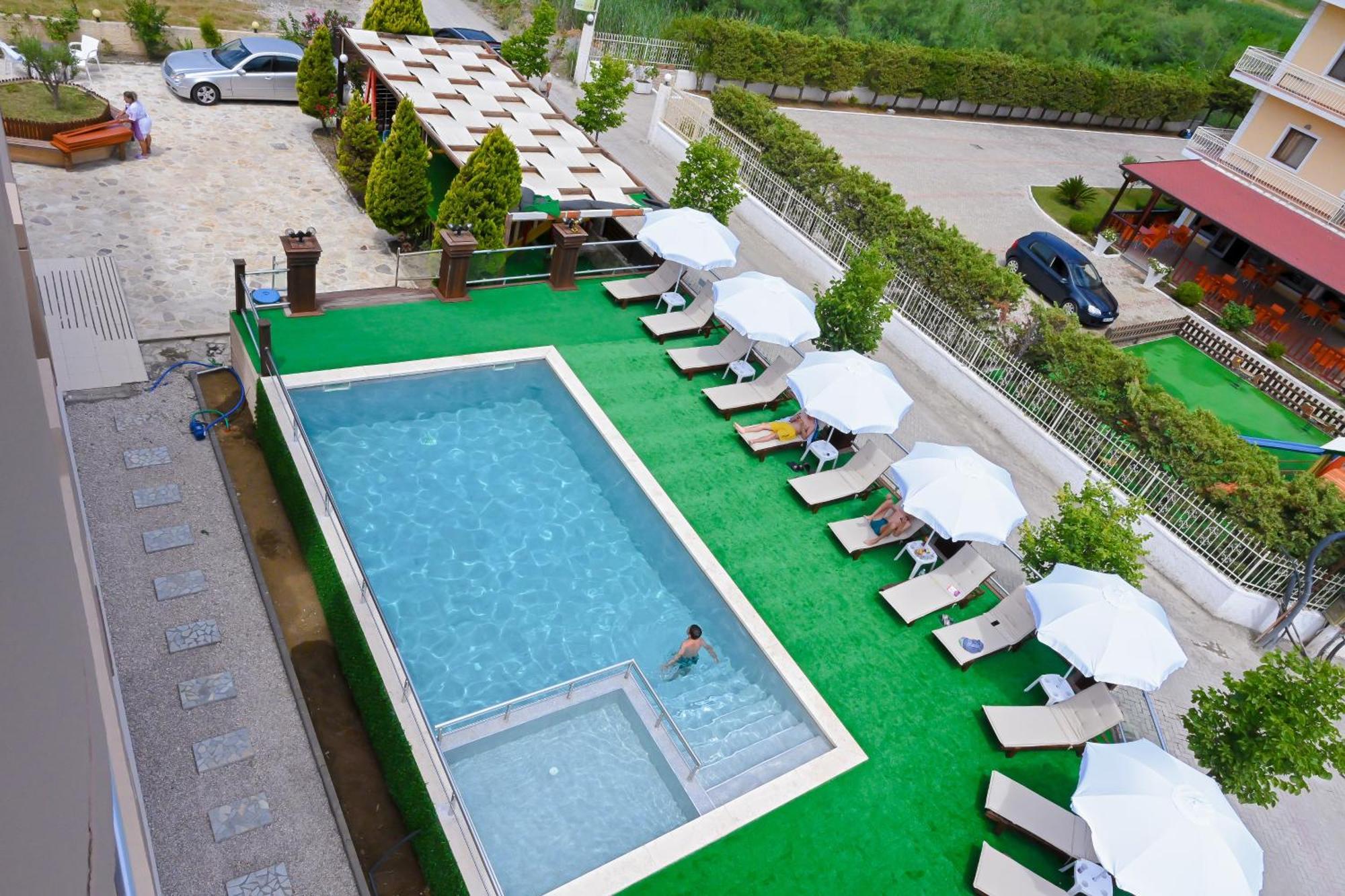 Hotel Kriti Max , Shengjin Shëngjin Dış mekan fotoğraf