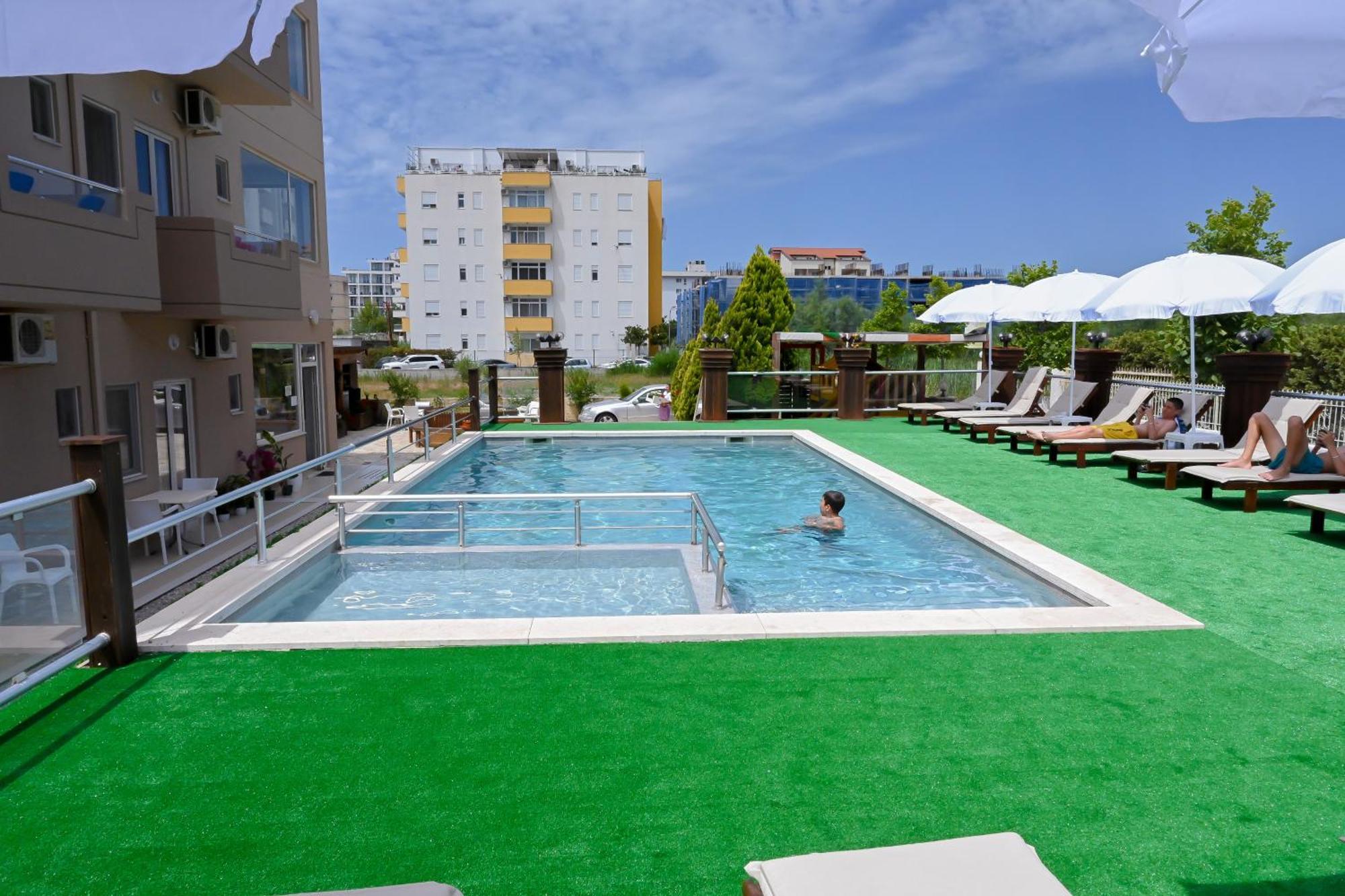 Hotel Kriti Max , Shengjin Shëngjin Dış mekan fotoğraf